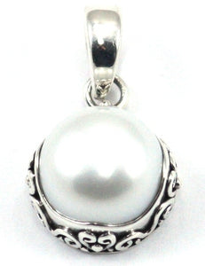 925 Sterling Silver Bali Freshwater Pearl Pendant
